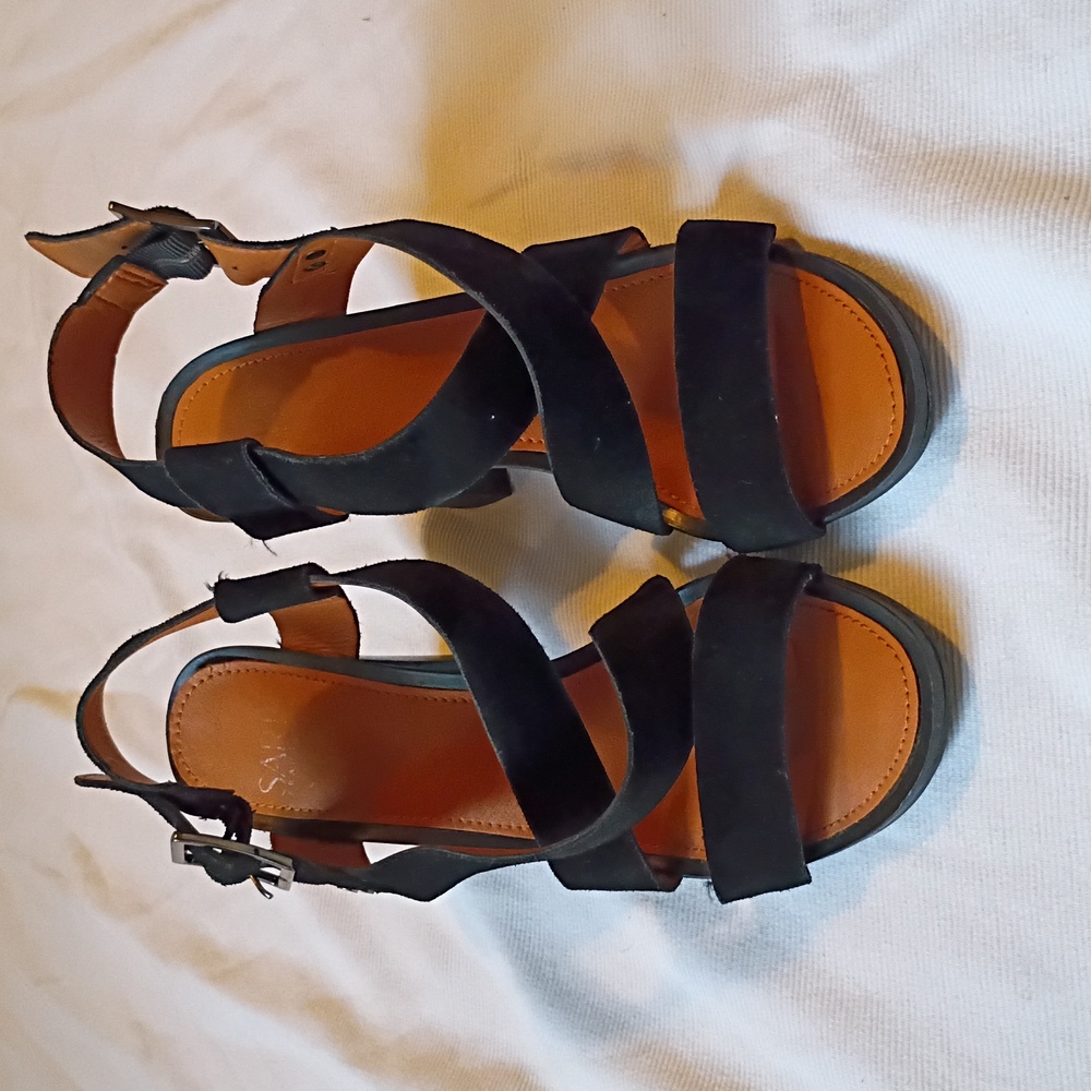 Sarto Sleek Sabine Crisscross Suede Block Heel